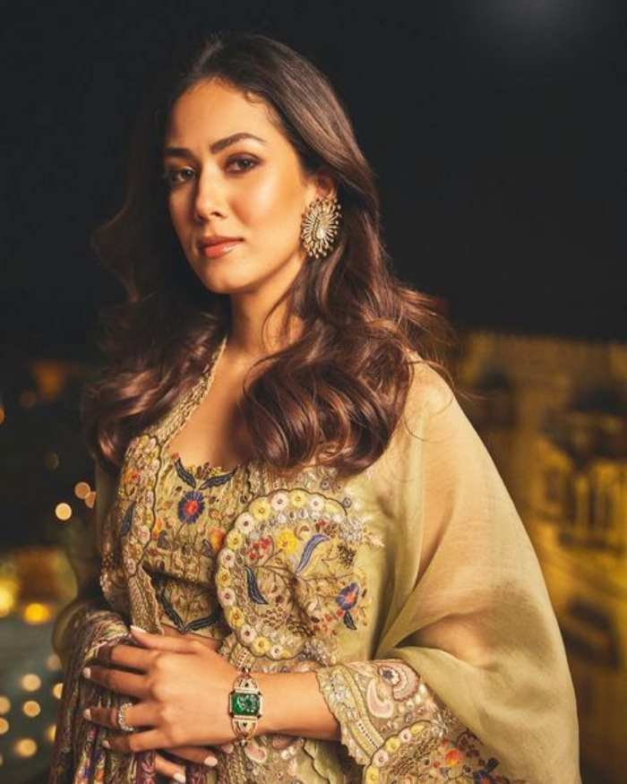 mira rajput kapoor_teluguvox 2